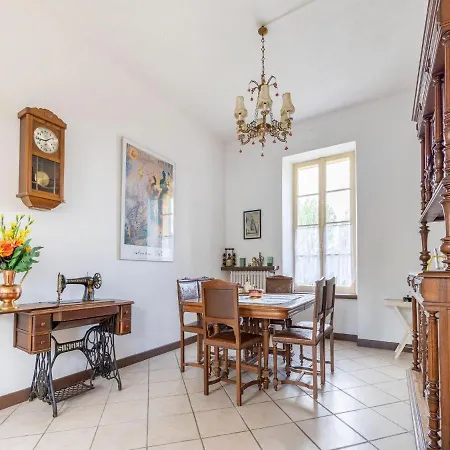 Normandy Fireplace Retreat 펜션 Hambye