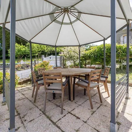 Normandy Fireplace Retreat 펜션 Hambye