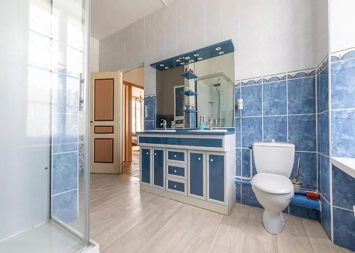 Normandy Fireplace Retreat * Hambye